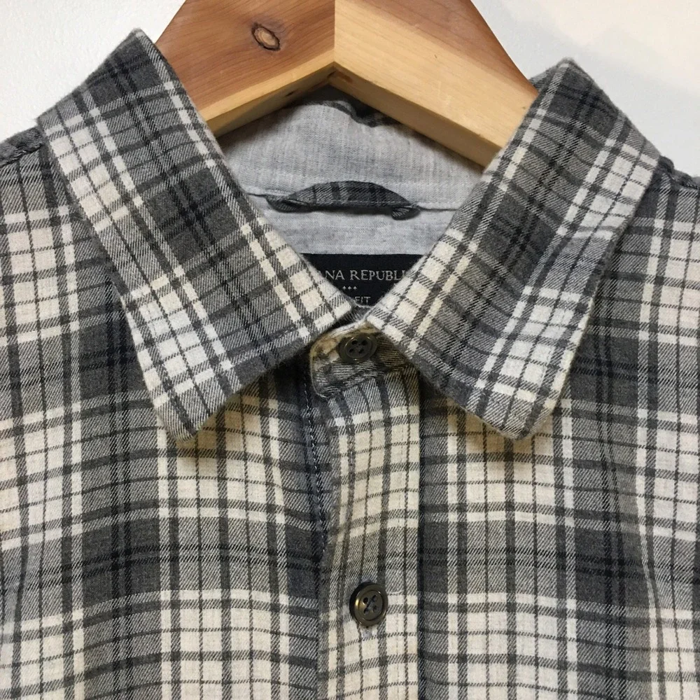 Banana Republic Button Down Shirt Mens Medium Gray Plaid Slim Fit Preppy Cozy